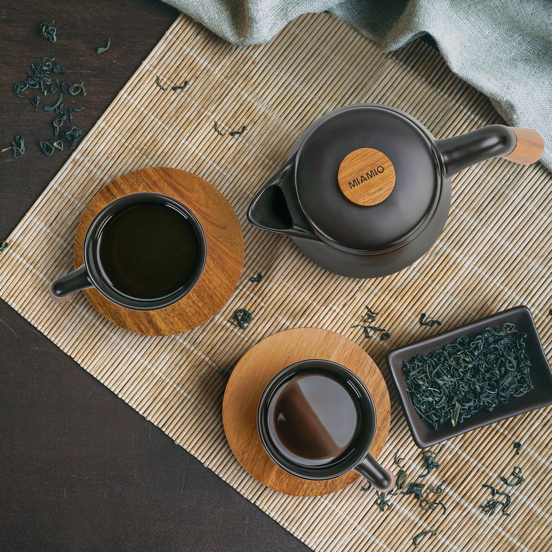 Teekannen aus Keramik vs. Gusseisen: Wie Temperatur den Teegeschmack beeinflusst